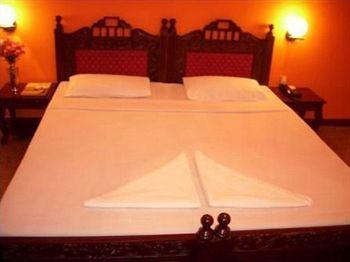 Hotel Charring Cross Ooty Kültér fotó