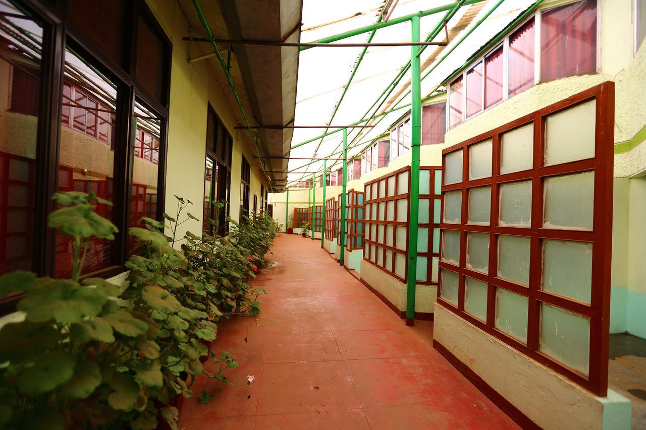 Hotel Charring Cross Ooty Kültér fotó
